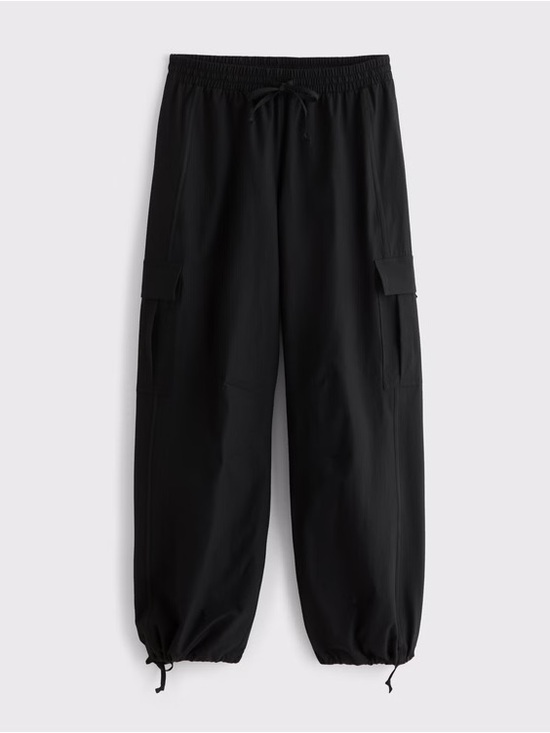 Abercrombie & Fitch Pants - Like New: Abercrombie YPB Convertible Balloon Pant in Black - Size XS